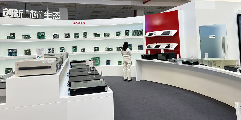 光合組織2025人工智能創(chuàng)新大會(huì)收官，高能計(jì)算機(jī)國(guó)產(chǎn)算力展現(xiàn)工業(yè)智能新圖景(圖3)